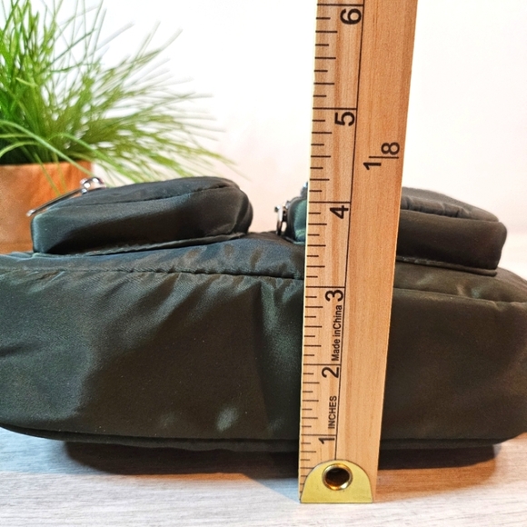 Wild Fable Compact Army Green Crossbody Bag with Adjustable Strap and Pockets - Picture 3 of 12